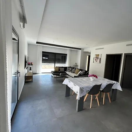 Complete Piscine 120m2 4 Lit 4chambre Ле-Турет